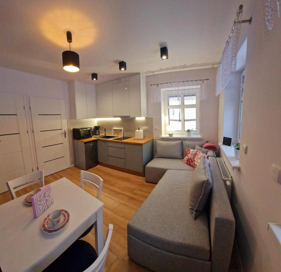 Apartament Przy Deptaku Jelenia Gora Exterior photo