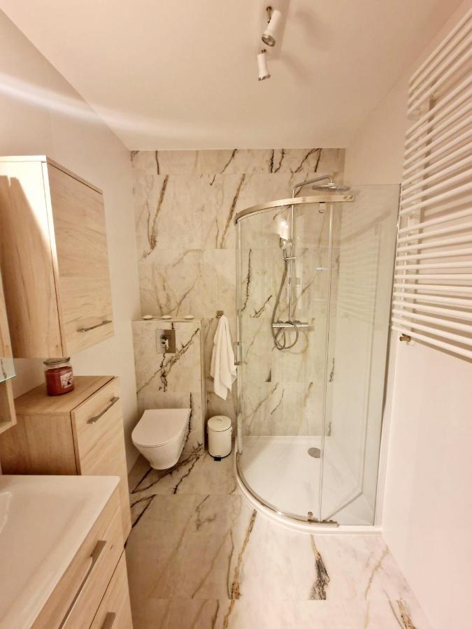 Apartament Przy Deptaku Jelenia Gora Exterior photo